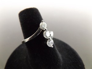 .925 Sterling Silver Faceted Crystal 3 Stone Ring Size 7