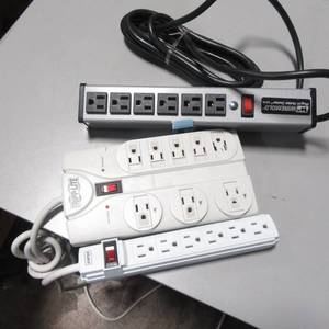 lot 16 image: Lot of 3 Power Strips