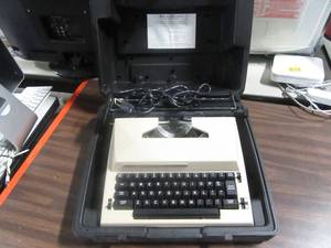 lot 82 image: Vintage Electric Typewriter