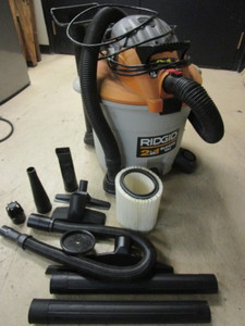 lot 703 image: RIGID 2-IN-1 BLOWER VAC AND MINI HANG-UP SHOP-VAC