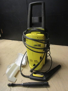 lot 704 image: KARCHER PRESSURE WASHER