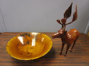 lot 746 image: DECORATIVE BOWL AND WOOD MOOSE TABLE STATUE