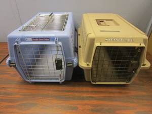lot 747 image: PET CARRIERS