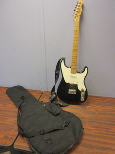 lot 753 image: FENDER SQUIER ELECTRIC GUITAR, WITH CASE