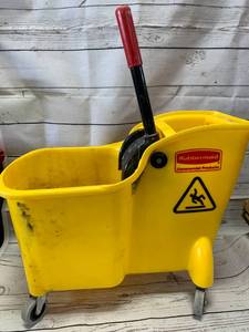 lot 46 image: Rubbermaid Commercial Mop Bucket