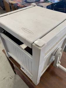 lot 52 image: Suncast Hose Reel