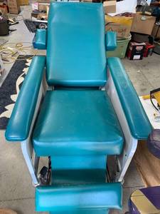 lot 53 image: Reclining Hospital Chair
