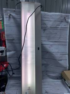 lot 76 image: 45 Shop Light