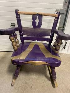 lot 78 image: Minnesota Vikings Rocking Chair (heavy)