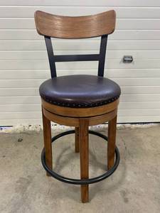 lot 26 image: Ashley Furniture Pinnadel Signature Swivel Bar Stools New $110