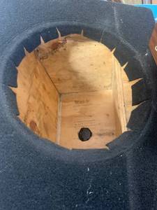 lot 91 image: Carpeted Speaker Cabinet