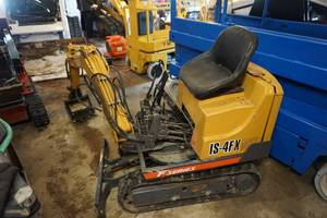 lot 21 image: IHI Model F Series Model IS-4FX Mini Tracked Excavator