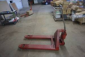 lot 46 image: Heavy Duty Hand Pallet Jack