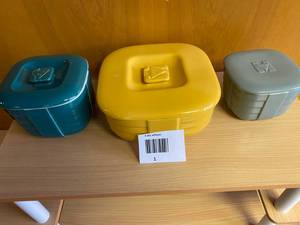 lot 1 image: Hall Casserole Dishes