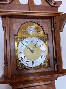 lot 8 image: Grandfather Clock