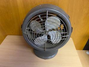 lot 11 image: Vintage Montegomery Wards Heater
