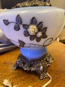 lot 15 image: Accurate Casting Lamp