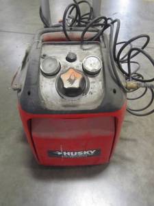 lot 115 image: Husky 1.5 Gallon Air Scout Portable Air Compressor 41214