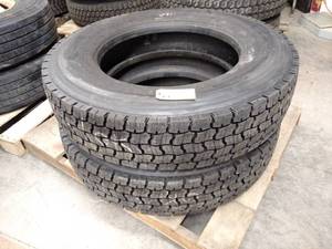 lot 8 image: (2) New Bandag Retread BDR-HC Tires