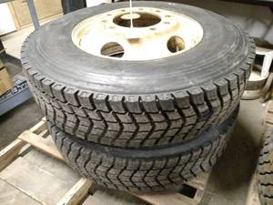 lot 1 image: (2) Bandag Retread BDR-WXT Tires