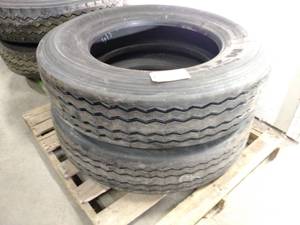 lot 7 image: (2) New Bandag Retread BTL Tires