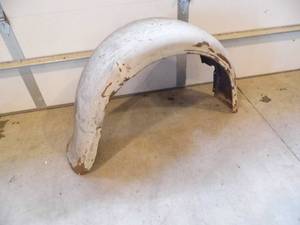 lot 19 image: Fender
