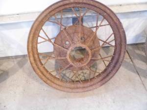 lot 28 image: Antique Rim