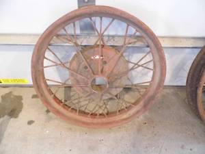lot 33 image: Antique Rim