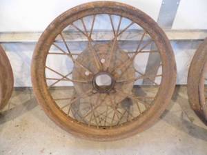 lot 34 image: Antique Rim