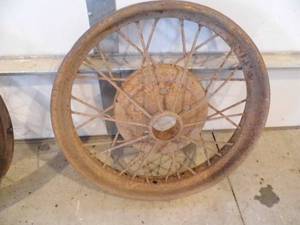 lot 38 image: Antique Rim
