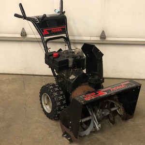 lot 3 image: Noma Snow Blower