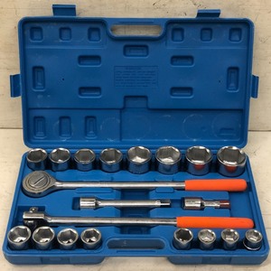 lot 8 image: 34 Drive Socket Wrench Set
