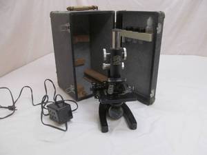 lot 31 image: vintage micro scope