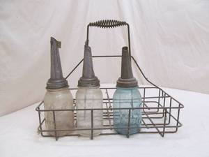 lot 2 image: Oil crate