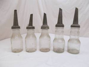 lot 3 image: vintage oil jar