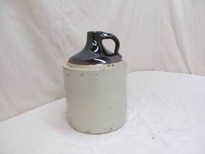 lot 11 image: shoulder jug