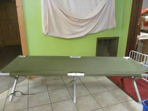 lot 23 image: military cot