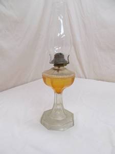 lot 27 image: lamp