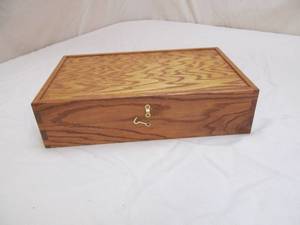 lot 45 image: wood keepsake box