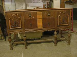 lot 109 image: vintage buffet