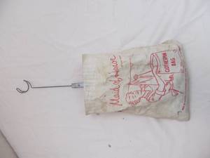 lot 70 image: vintage bag