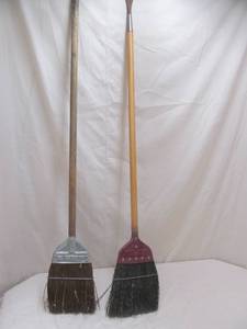 lot 90 image: caboose broom
