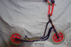 lot 11 image: Royce scooter Union old school