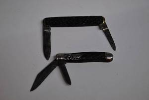 lot 41 image: Antique Stag Handle Folding Jack Knives