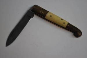 lot 44 image: Antique Tusk handle folding jack knife