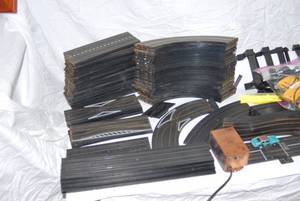 lot 32 image: Vintage Aurora Model slot car racing HO scale