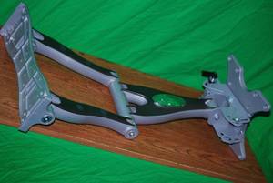 lot 44 image: Omni Mount CL-M Wishbone Cantillever