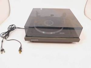 lot 6 image: Magnavox Turn Table
