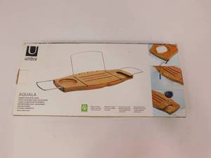 lot 30 image: Aquala Wine Book Holder