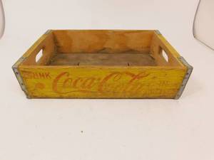 lot 52 image: Vintage Coke Cola Wooden Box